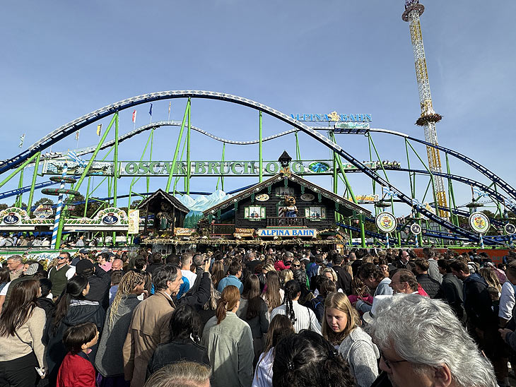 Alpina Bahn auf dem Oktoberfest 2024 (©Foto. Martin Schmitz)
